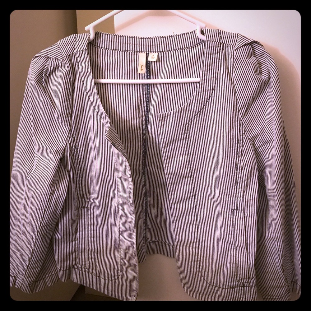 Cropped Seersucker Blazer