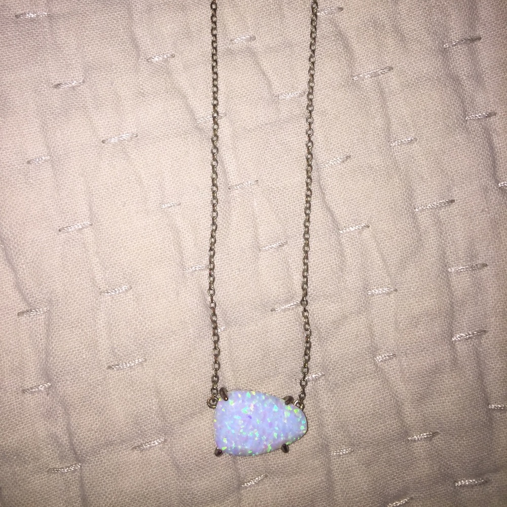 Kendra Scott necklace