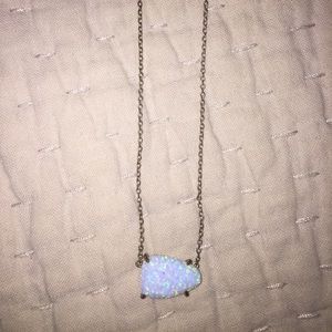 Kendra Scott necklace