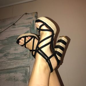 Strapped Black and Tan heel Strapped Black and Tan heel