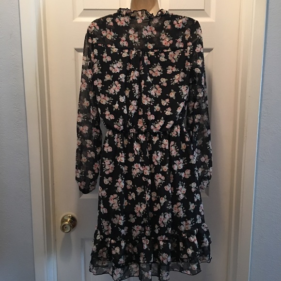 New Look Mini Floral Dress - Picture 2 of 8