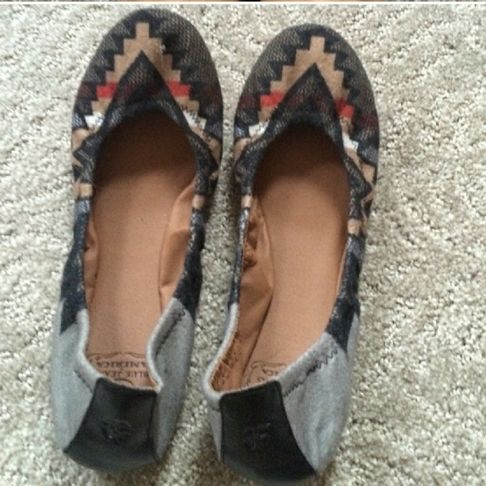 Super cute Lucky brand flats. 😊