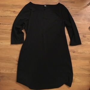 Black 3/4 sleeve dress
