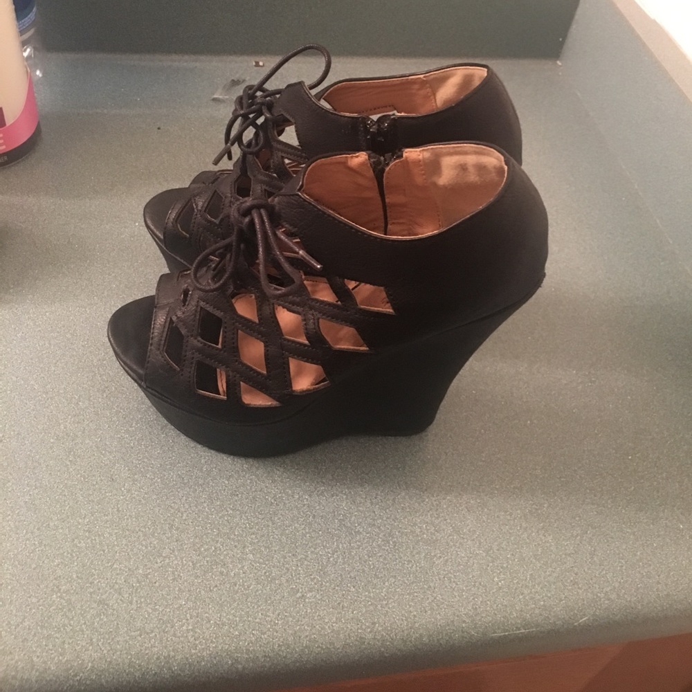 Black lace and zipper wedges!