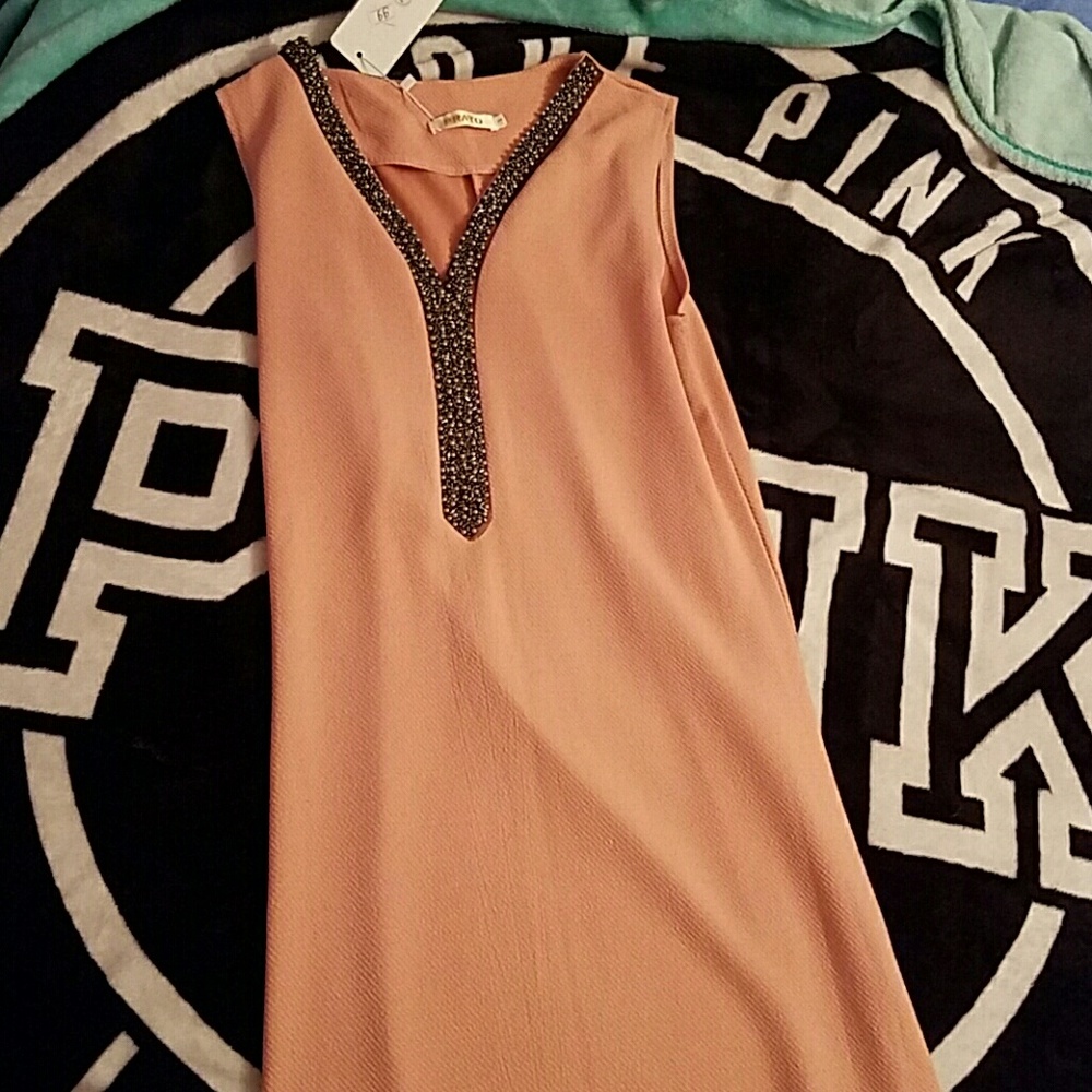 Pink loose dress with embroidery