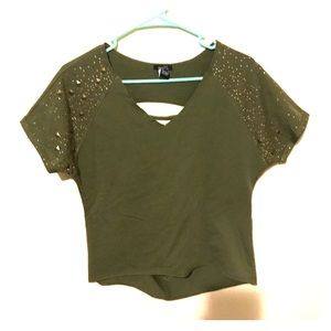 Rue 21 cute open back dressy t shirt