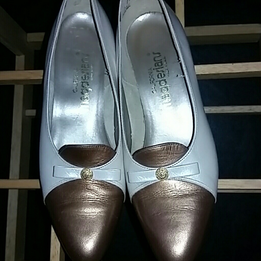 LEATHER 2-TONED DRESSY SHORT HEELED SHOES