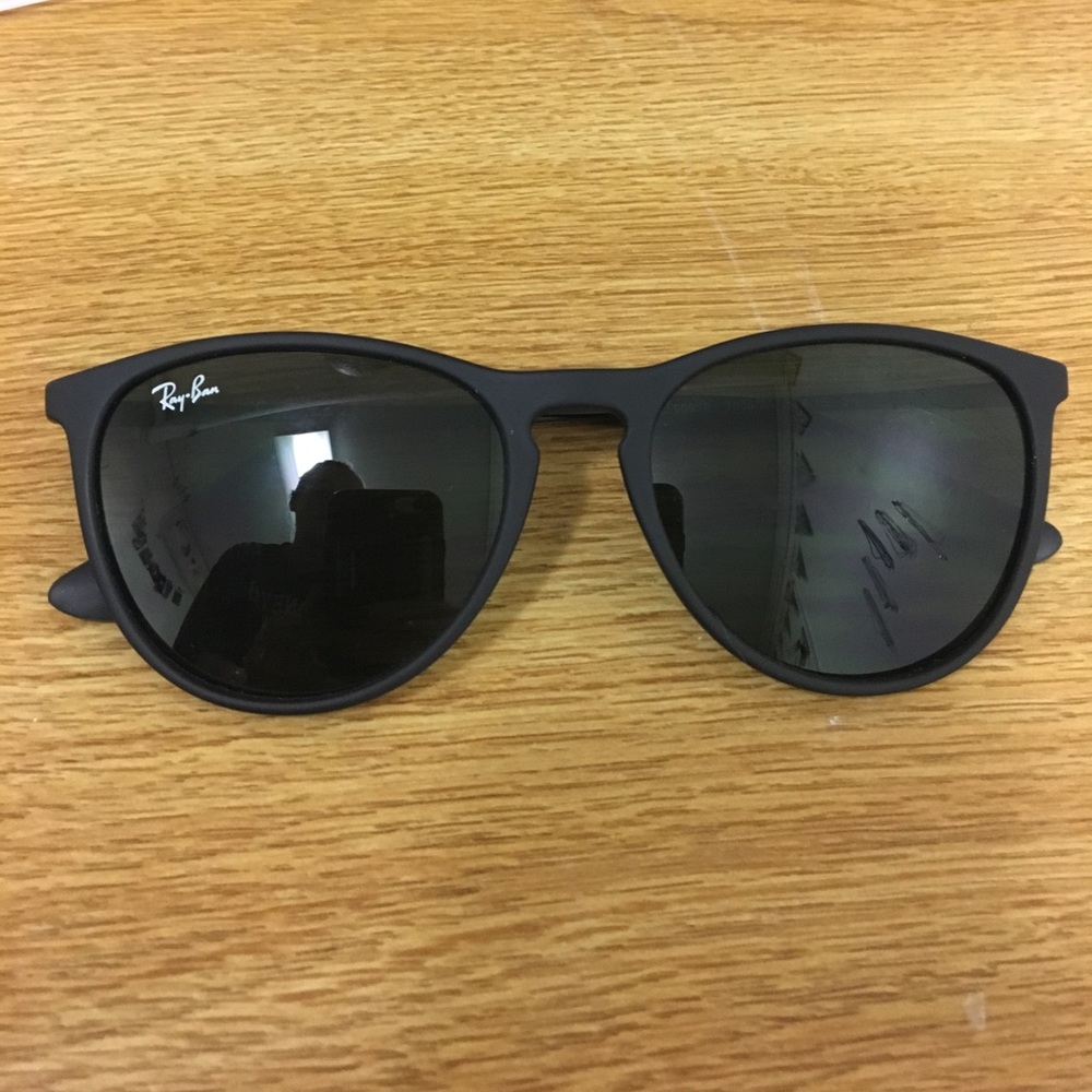 Black Ray bans