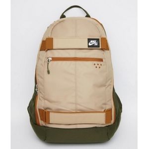 Nike SB Embarca Backpack with Skateboard Strap Nike SB Embarca Backpack with Skateboard Strap