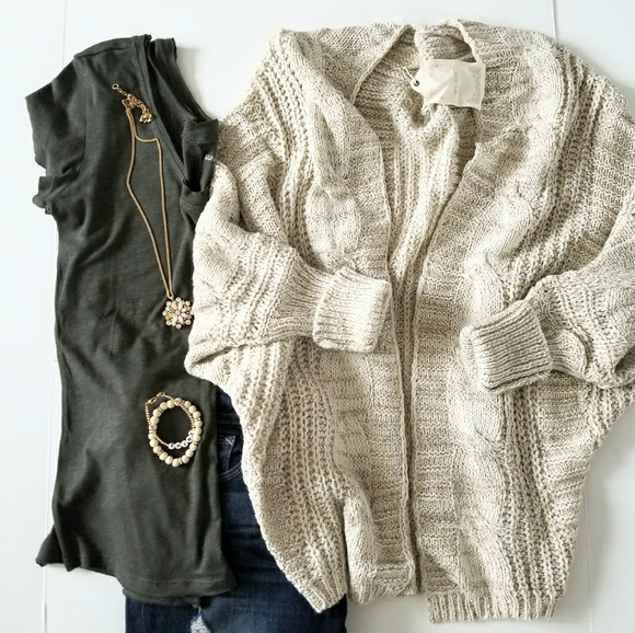 Sweaters - Oatmeal dolman cardigan