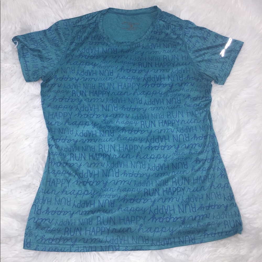 T shirt size small brooks