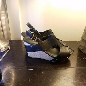 Kenneth Cole Black Wedge Sandals