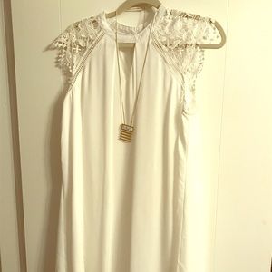 White flowy dress size S ✨CLOSET CLEAROUT✨