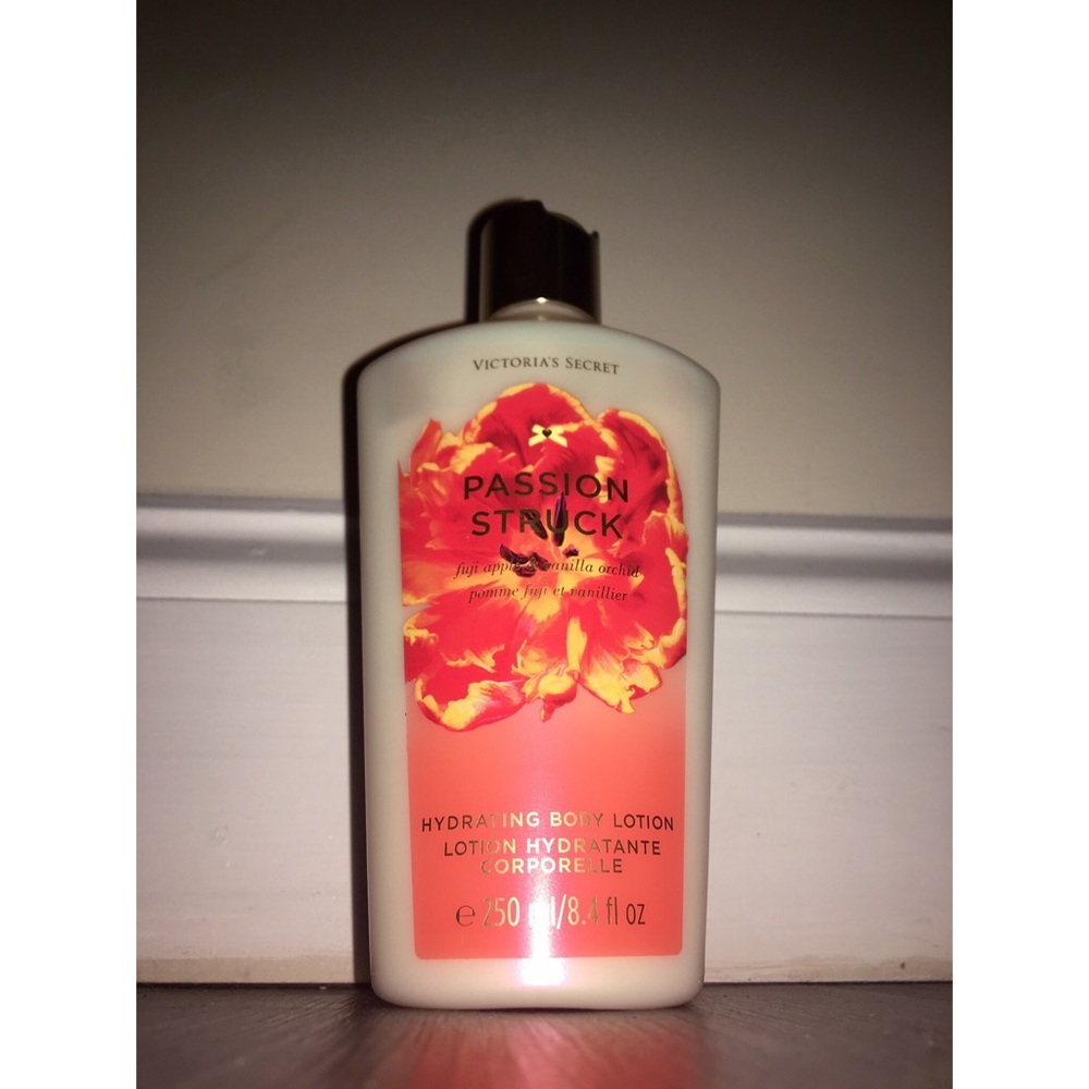 Victoria's Secret Passion Struck Body Lotion