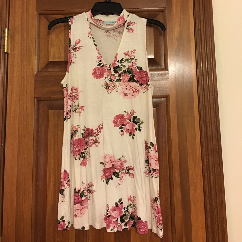 Floral choker tank top.