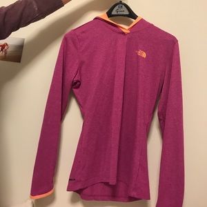 North Face dry fit never worn no tags