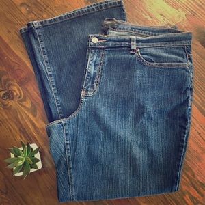 Flare Cut Jeans (Short)