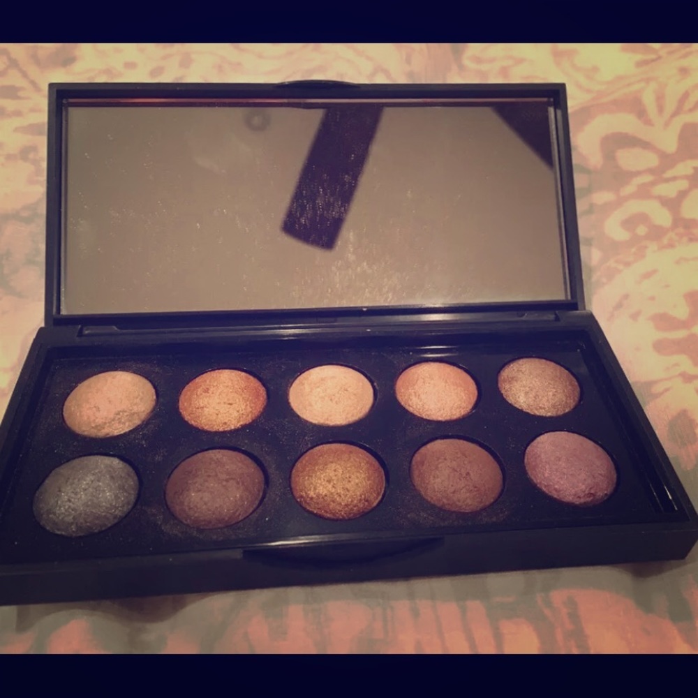 ELF like new eye shadow pallet