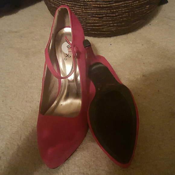 Sold*******Pumps - Picture 3 of 3