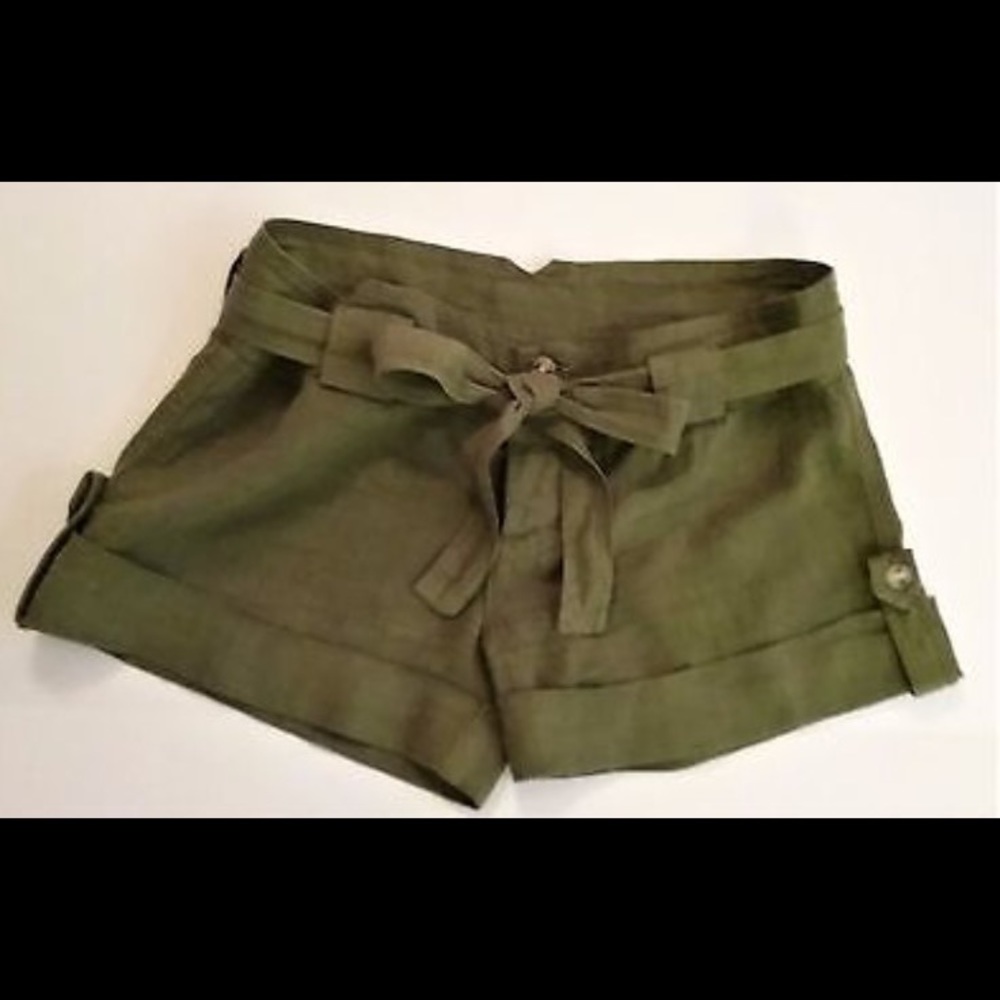 Juicy Couture size 8 olive green linen shorts