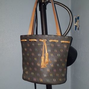 Genuine Dooney and Bourke handbag Genuine Dooney and Bourke handbag