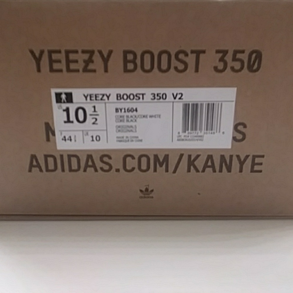 Yeezy Boost 350 V2*** authentic Yeezys***