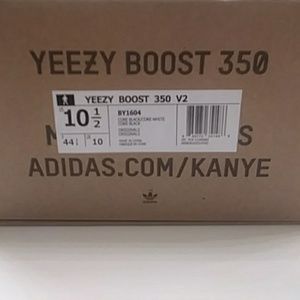 Yeezy Boost 350 V2*** authentic Yeezys***