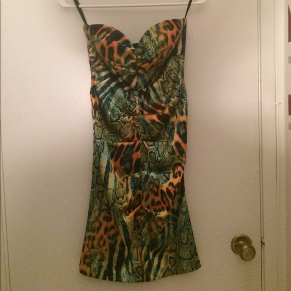 Strapless Form fitted snake print dress - Picture 3 of 5