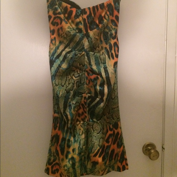 Strapless Form fitted snake print dress - Picture 5 of 5