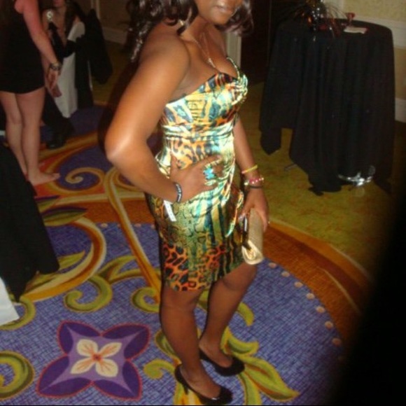 Strapless Form fitted snake print dress - Picture 2 of 5