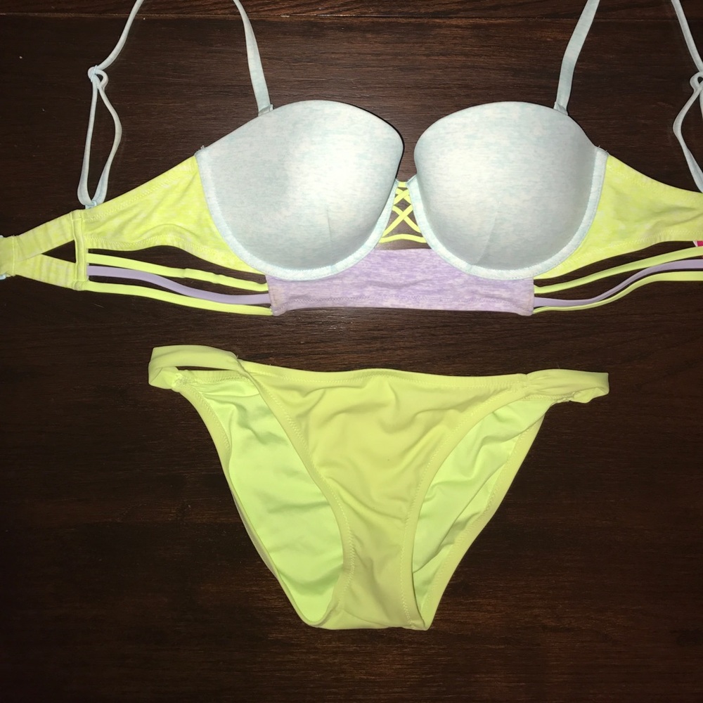Victoria's Secret Bikini 36D Large Bottoms