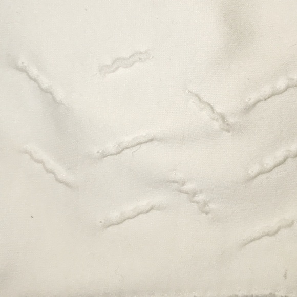 White embroidered gloves - Picture 4 of 4