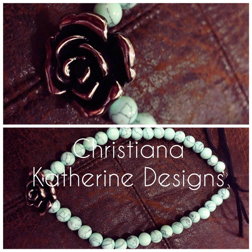 Choker flower necklace