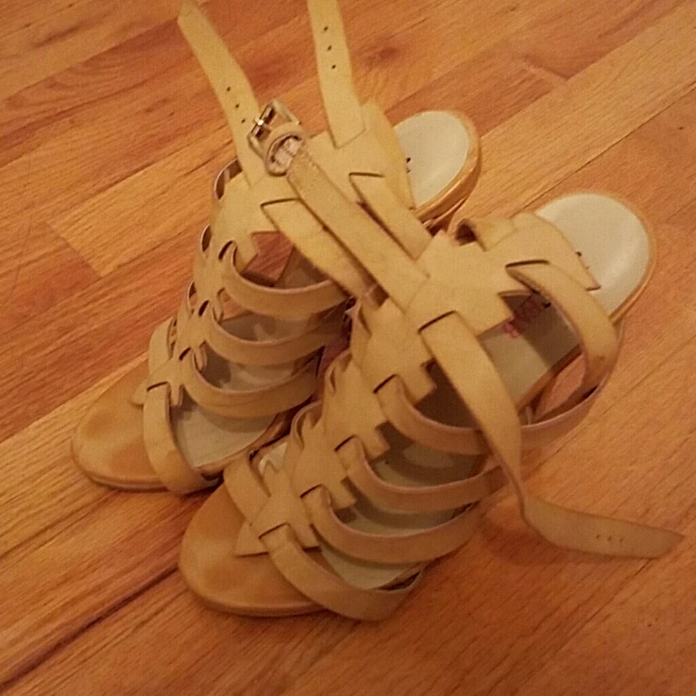 JustFab Beige Pumps