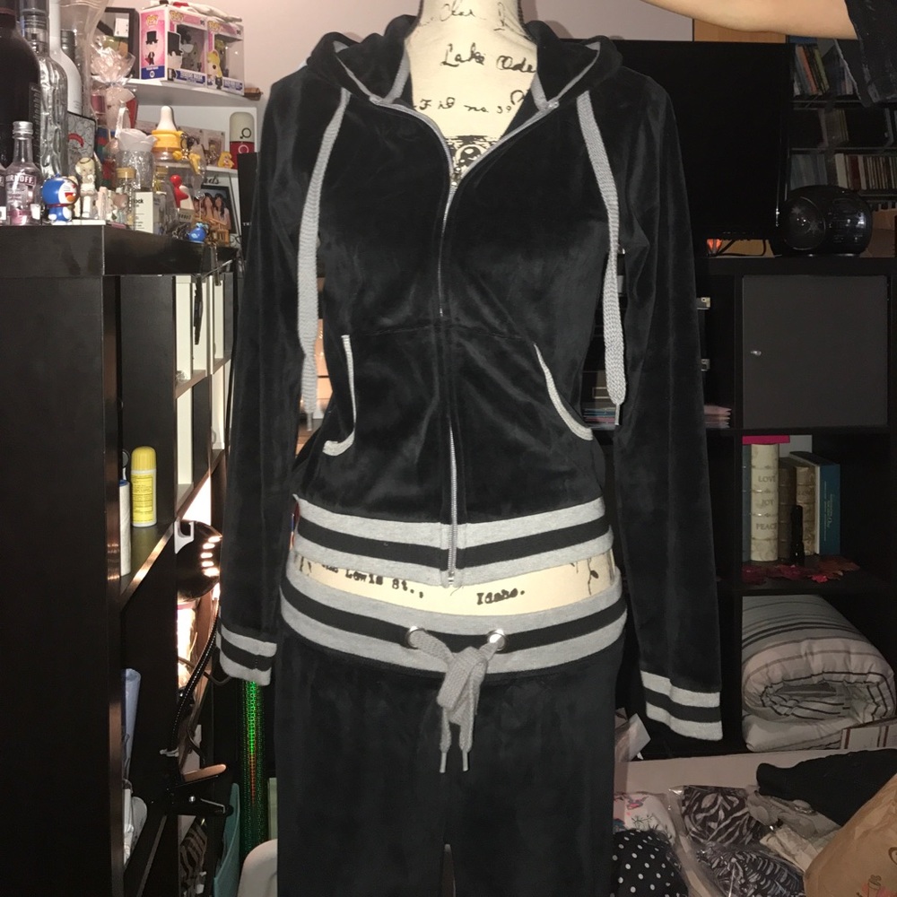Workout pants + hoodie