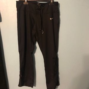Black Nike running leggings
