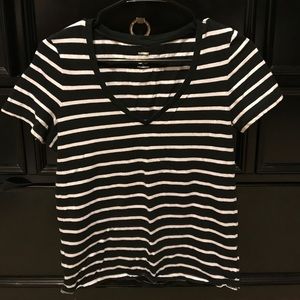 Old Navy Relaxed Striped V-Neck (XS)