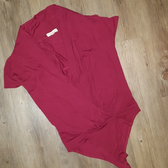 rolla coster Tops - NWOT Maroon body suit.