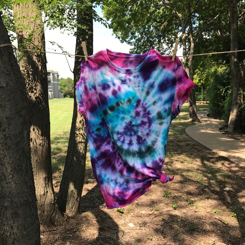 Tie dye campus tee