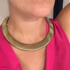 H&M Gold Collar necklace. Trendy! H&M Gold Collar necklace. Trendy!