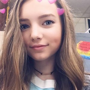 Meet your Posher, Adara