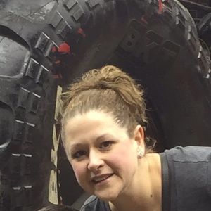 Meet your Posher, Laurie