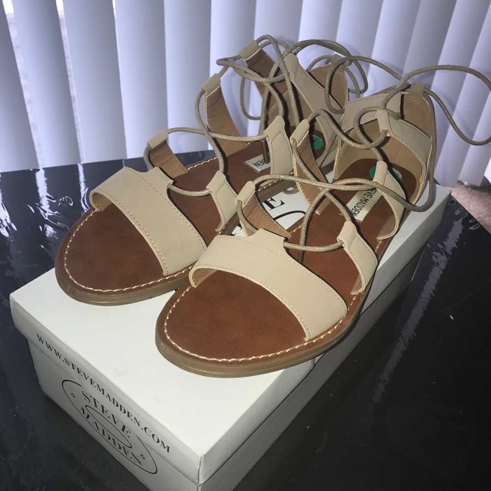 Steve Madden Sandal Size 8
