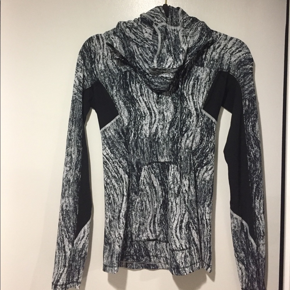 Lululemon top