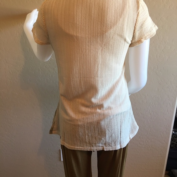 Multi-Patterned Textured Bohemian Top - Picture 4 of 6