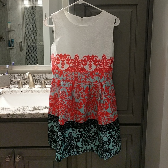 Classy Dress - Never Worn - Picture 1 of 2