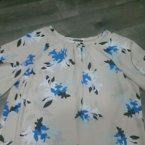 NWT Vince Camuto blouse, XS NWT Vince Camuto blouse, XS