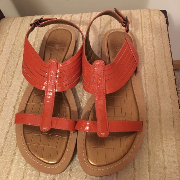 Sandals - Picture 1 of 2