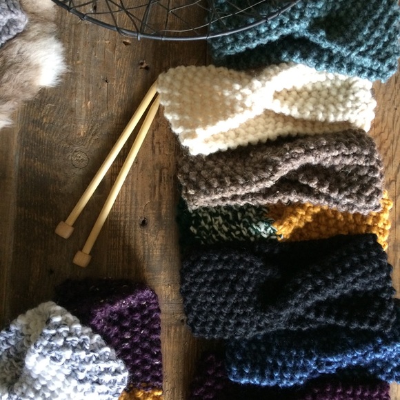 Knit Twist Headband - Picture 2 of 4