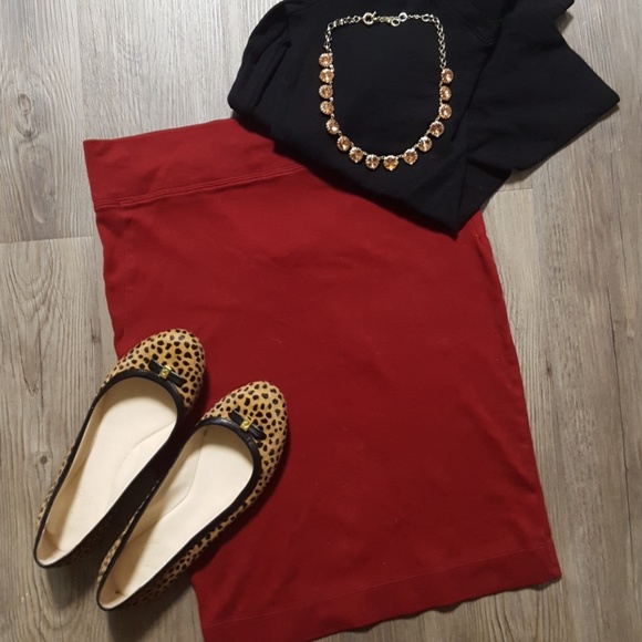 EUC maroon thick cotton pencil skirt - Picture 1 of 3